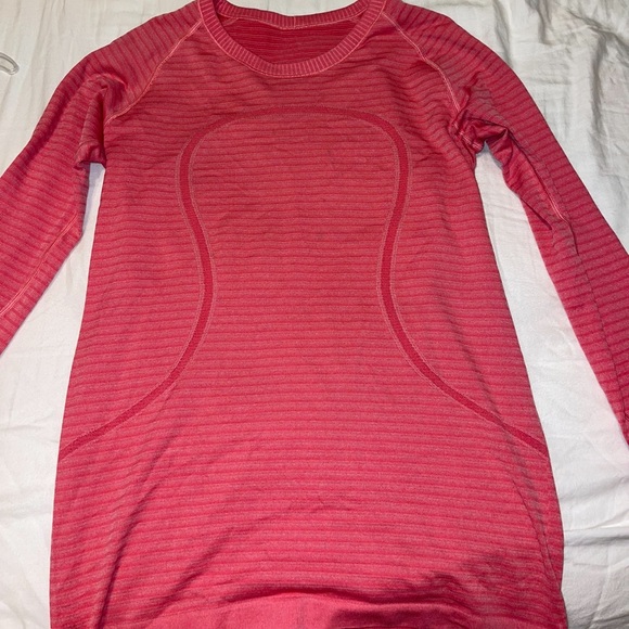 Red lululemon swiftly tech long sleeve size 8 - Picture 2 of 2